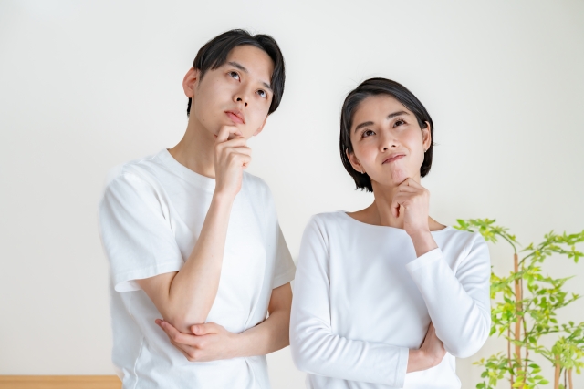 悩む夫婦