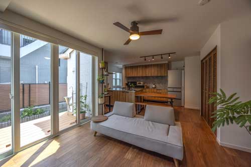 明るいリビング