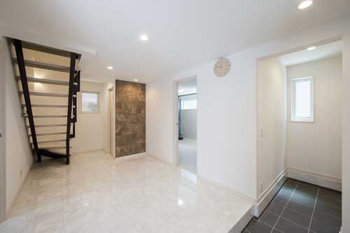 広い玄関ホール